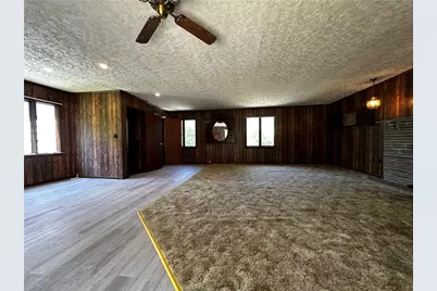 8232 Mercer St #2, Pulaski Township, PA 16143 - Photo 4