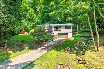 627 E Lakeview Rd, Henry Clay Township, PA 15424 - Photo 1