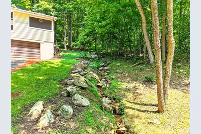 627 E Lakeview Rd, Henry Clay Township, PA 15424 - Photo 2