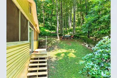 627 E Lakeview Rd, Henry Clay Township, PA 15424 - Photo 8