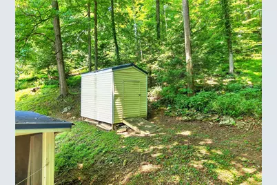 627 E Lakeview Rd, Henry Clay Township, PA 15424 - Photo 10