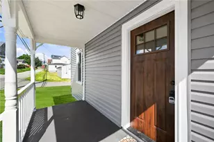 10 McNary St, Houston, PA 15342 - Photo 2