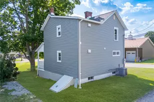 10 McNary St, Houston, PA 15342 - Photo 32