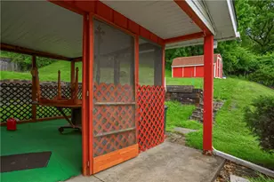 108 Hazen Ave, Ellwood City, PA 16117 - Photo 8