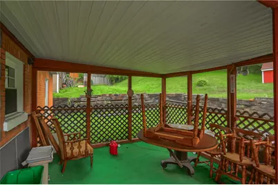 108 Hazen Ave, Ellwood City, PA 16117 - Photo 14