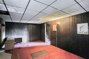108 Hazen Ave, Ellwood City, PA 16117 - Photo 20