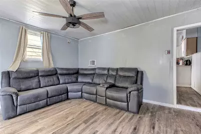 218 N 4th Street, Jeannette, PA 15644 - Photo 4