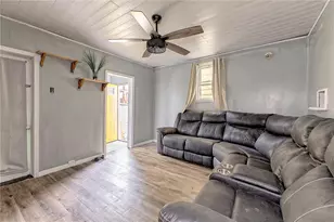 218 N 4th St, Jeannette, PA 15644 - Photo 6