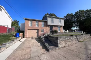 1875 Linton St, Pittsburgh, PA 15219 - Photo 2