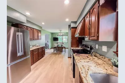 2500 Red Oak Dr, Banksville/Westwood, PA 15220 - Photo 10