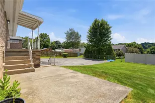 125 W Rockenstein Ave, Twp of But SW, PA 16001 - Photo 28