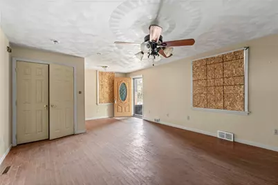 533 Woodward Ave, Stowe Township, PA 15136 - Photo 4