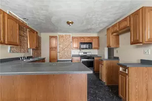 533 Woodward Ave, Stowe Township, PA 15136 - Photo 8