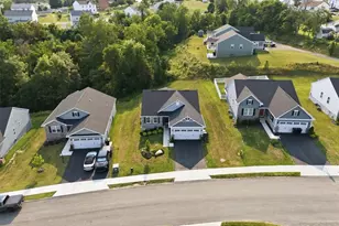 112 Olivia Dr, Center Township, PA 15061 - Photo 30