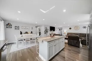 112 Olivia Dr, Center Township, PA 15061 - Photo 8