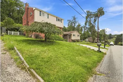 5877 Pleasant Street, South Park, PA 15129 - Photo 4