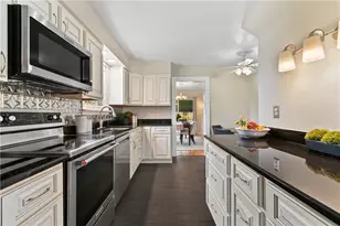 2330 Birtley Ave, Pittsburgh, PA 15226 - Photo 6