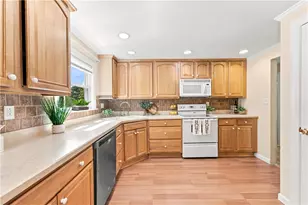 3204 Postgate Dr, Bethel Park, PA 15102 - Photo 8