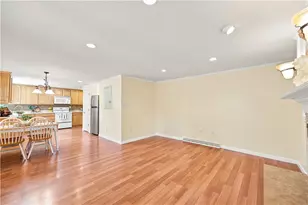 3204 Postgate Dr, Bethel Park, PA 15102 - Photo 10
