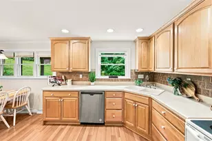 3204 Postgate Dr, Bethel Park, PA 15102 - Photo 10