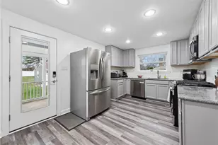 1521 Woodlawn Dr, Unity Township, PA 15650 - Photo 6