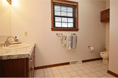516 Donatello, Hempfield Township, PA 15642 - Photo 32
