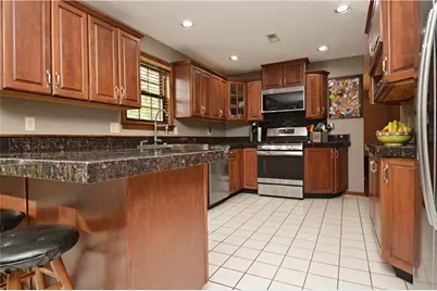 516 Donatello, Hempfield Township, PA 15642 - Photo 12