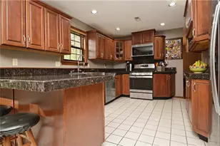516 Donatello, Hempfield Township, PA 15642 - Photo 12