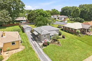 423 Indiana Ave, Farrell, PA 16121 - Photo 22