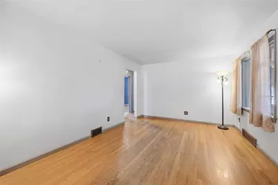 423 Indiana Ave, Farrell, PA 16121 - Photo 6