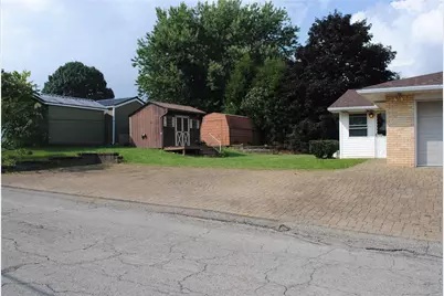 500 Morningside Dr, Lower Burrell, PA 15068 - Photo 2
