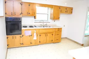 500 Morningside Dr, Lower Burrell, PA 15068 - Photo 10