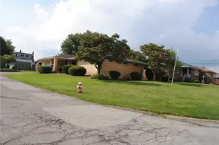 500 Morningside Dr, Lower Burrell, PA 15068 - Photo 4