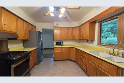 329 Fitzsimmons Lane, Washington Township, PA 15613 - Photo 6