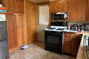 227 W Henry St, Harrisville Boro, PA 16038 - Photo 4