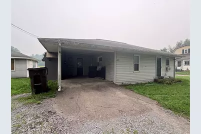 227 W Henry St, Harrisville Boro, PA 16038 - Photo 2