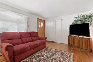 1074 Roseanne Ave, Banksville/Westwood, PA 15216 - Photo 10