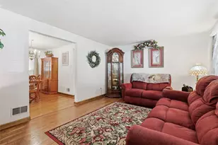 1074 Roseanne Ave, Banksville/Westwood, PA 15216 - Photo 8