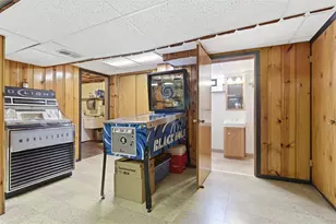 1074 Roseanne Ave, Banksville/Westwood, PA 15216 - Photo 28