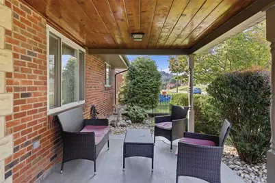 1074 Roseanne Ave, Pittsburgh, PA 15216 - Photo 4