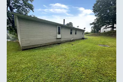 1818 Pershing Street, Johnstown, PA 15902 - Photo 2