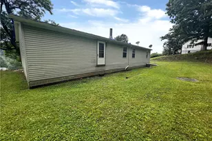 1818 Pershing St, Johnstown, PA 15902 - Photo 2