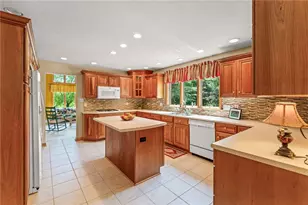 3296 Snowden Rd, South Park, PA 15129 - Photo 10
