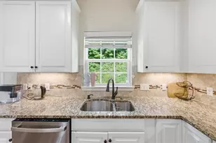 8034 Hinsdale Ln, South Fayette, PA 15057 - Photo 12