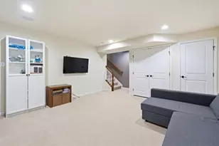 8034 Hinsdale Ln, South Fayette, PA 15057 - Photo 6