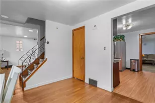 1038 Ardmore Manor Dr, Pittsburgh, PA 15221 - Photo 6