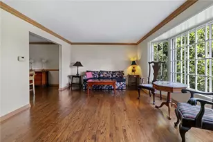 148 Woodshire Dr, Pittsburgh, PA 15215 - Photo 6