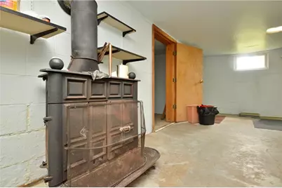 709 Brinkerton Rd, Mount Pleasant Township, PA 15601 - Photo 32
