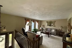 70 Green Meadow Ct, Pittsburgh, PA 15239 - Photo 2