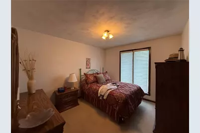 70 Green Meadow Ct, Pittsburgh, PA 15239 - Photo 14